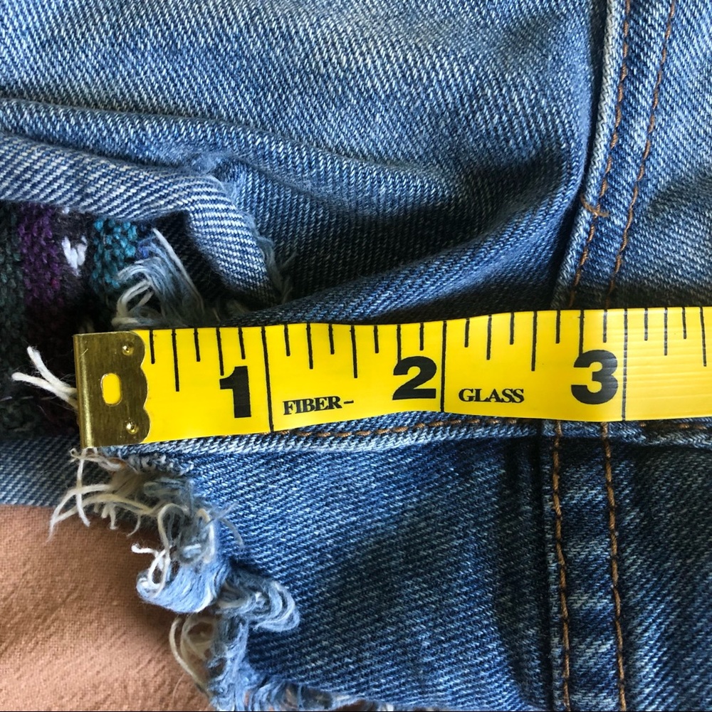 Free People Distressed denim Rugged Baja Shorts Size 26 - Picture 16 of 16